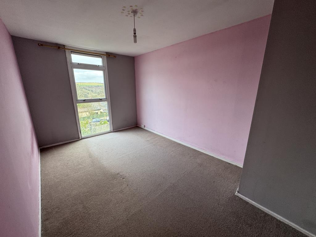 Lot: 110 - END-TERRACE HOUSE FOR IMPROVEMENT - Bedroom 2